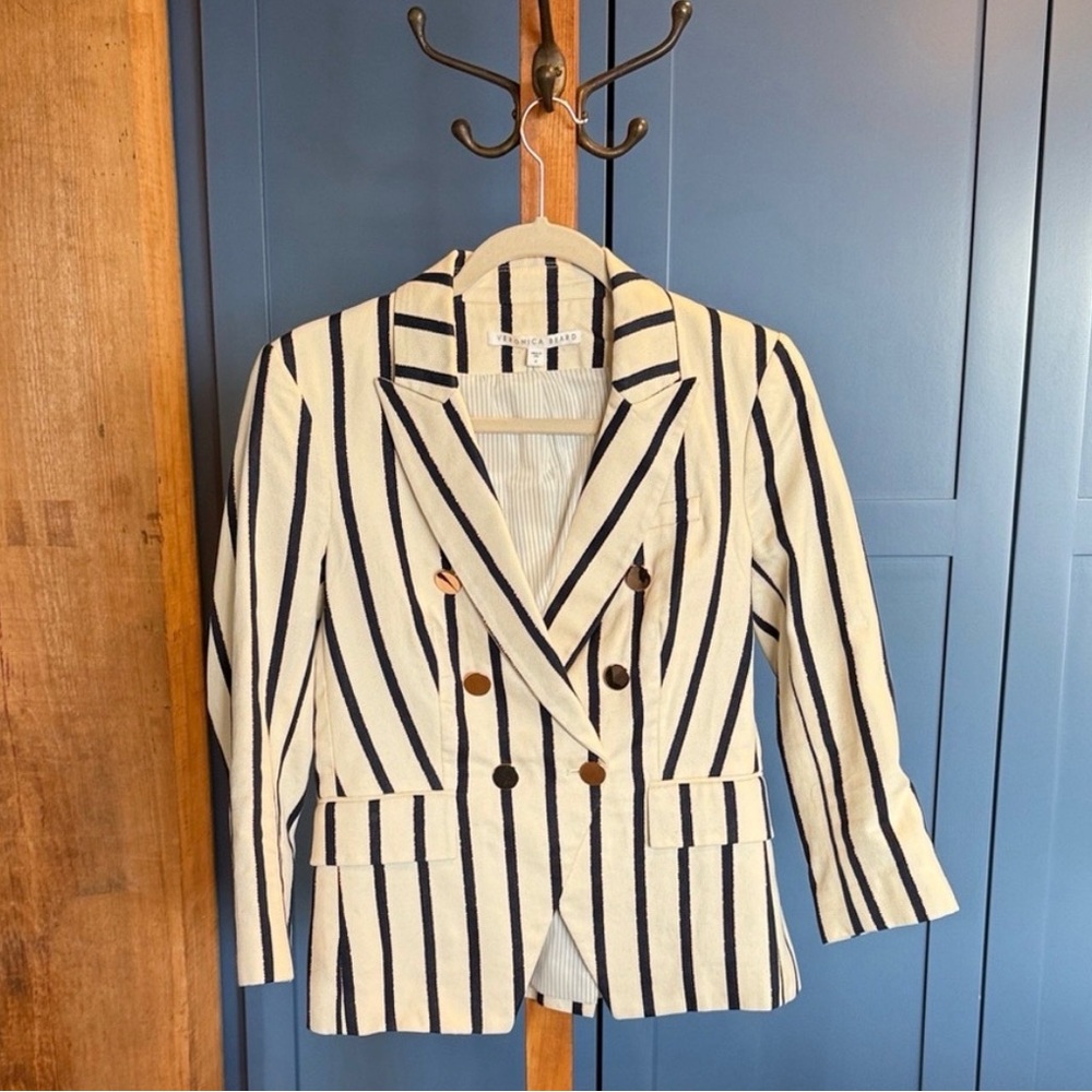 GORGEOUS Veronica Beard Cream and Navy Striped Blazer with rose gold buttons